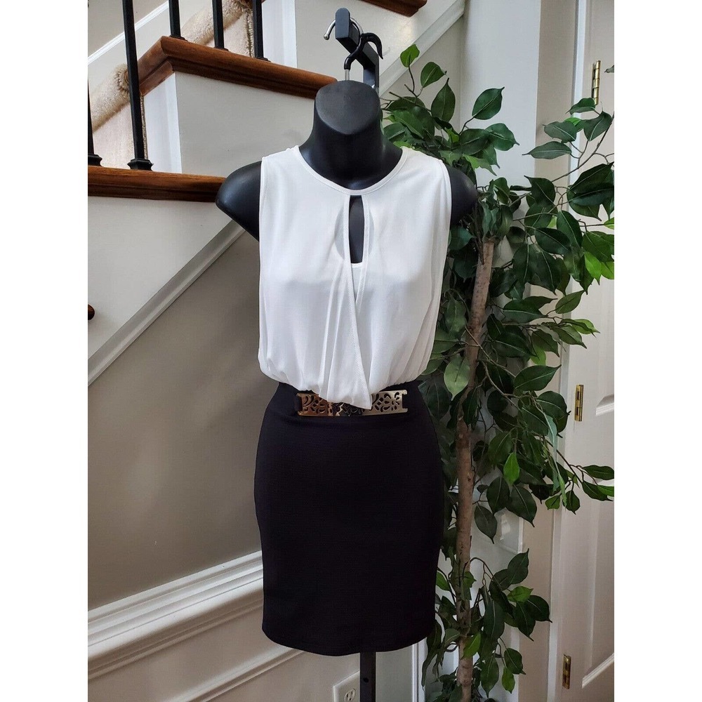 Privately Privileged Women's Black & White Round Neck Sleeveless Length Dress XS